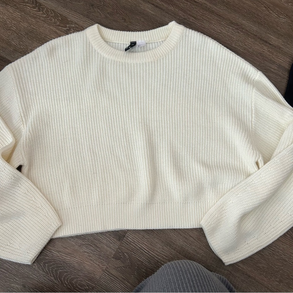 Divided Cream Women's Crew Neck Sweater